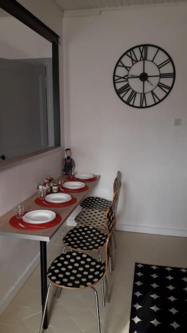 Bel Appartement Au Coeur De La Cite Medievale Соммьер Экстерьер фото